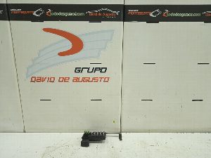 CAJA RELES / FUSIBLES VOLKSWAGEN GOLF IV BERLINA (1J1)
