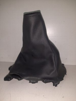 FUNDA PALANCA CAMBIOS TOYOTA YARIS (XP21) 2023