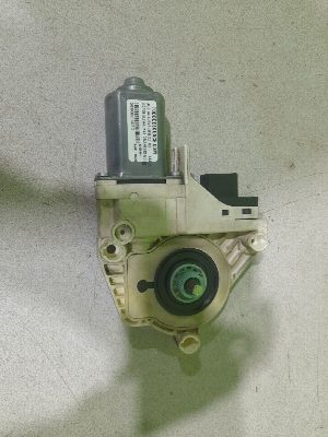 MOTOR ELEVALUNAS DELANTERO IZQUIERDO AUDI A6 AVANT (4F5)