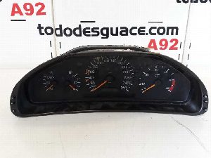 CUADRO INSTRUMENTOS MERCEDES-BENZ