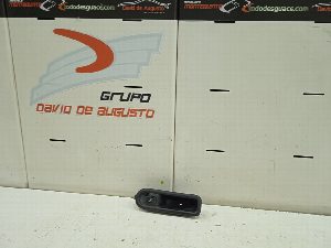 MANDO ELEVALUNAS DELANTERO DERECHO RENAULT CLIO III 2007