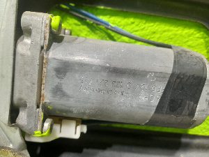 ELEVALUNAS DELANTERO IZQUIERDO MERCEDES-BENZ