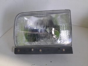 FARO IZQUIERDO NISSAN CABSTAR 2005