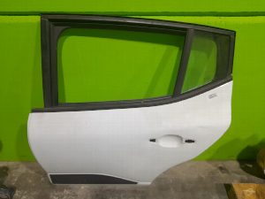 PUERTA TRASERA IZQUIERDA DACIA SANDERO III 2021