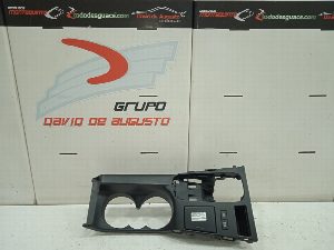 GUARNECIDO CENTRAL LEXUS CT 2011