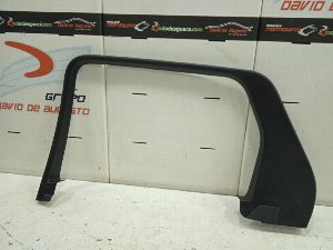MOLDURA PUERTA TRASERA DERECHA LAND ROVER
