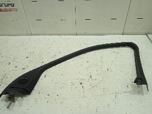 MOLDURA PUERTA  DELANTERA DERECHA LAND ROVER