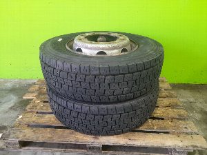 PAREJA NEUMATICO IVECO EUROCARGO 2007
