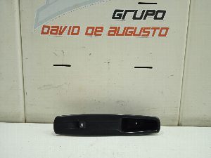 MANDO ELEVALUNAS DELANTERO DERECHO RENAULT