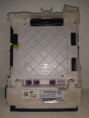 CAJA RELES / FUSIBLES TOYOTA YARIS (XP21) 2023