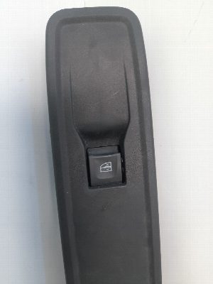 MANDO ELEVALUNAS DELANTERO DERECHO DACIA SANDERO III